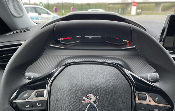 peugeot-2008-1-2-puretech-130ch-s-s-allure - 93274686