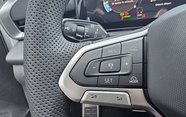 volkswagen-t-roc-1-5-etsi-150ch-r-line-dsg7 - 1000554713