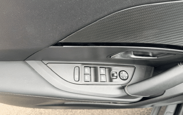 peugeot-2008-1-2-hybrid-145ch-gt-e-dcs6 - 1001894713