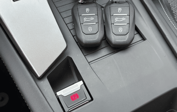 peugeot-308-1-2-puretech-130ch-s-s-allure-eat8 - 1002594713