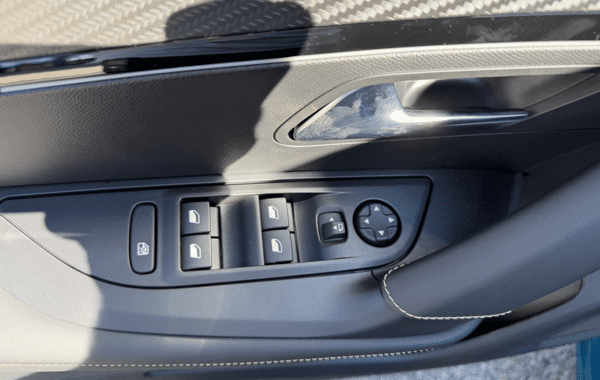 peugeot-2008-1-2-hybrid-145ch-gt-e-dcs6 - 1002884713