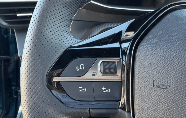 peugeot-2008-1-2-hybrid-145ch-gt-e-dcs6 - 1002884713