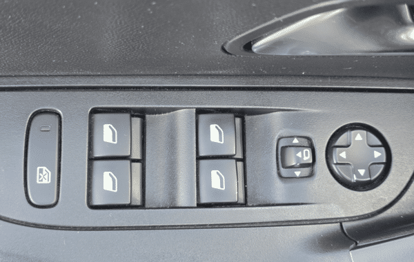 peugeot-2008-1-5-bluehdi-110ch-s-s-allure - 1003064713