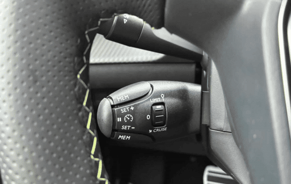 peugeot-2008-1-2-hybrid-145ch-gt-e-dcs6 - 1003074713