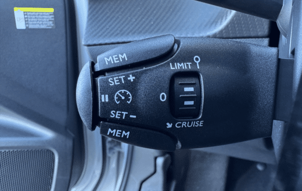 peugeot-2008-1-2-hybrid-145ch-gt-e-dcs6 - 1003094713