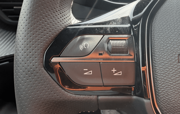 peugeot-2008-1-2-hybrid-145ch-gt-exclusive-e-dcs6 - 1003354713