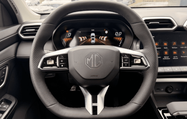 mg-motor-zs-1-5-hybrid-197ch-luxury - 1003694713