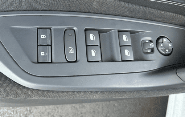peugeot-308-1-5-bluehdi-130ch-s-s-style-eat8 - 1004164713