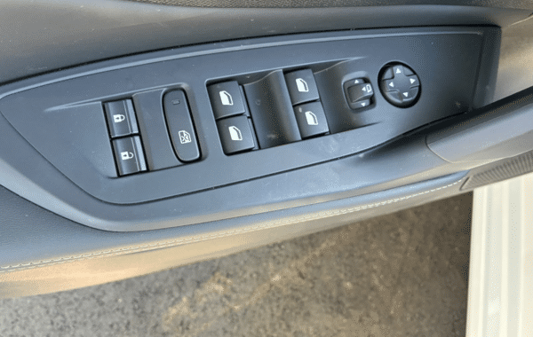 peugeot-308-sw-1-5-bluehdi-130ch-s-s-allure-eat8 - 1004704713