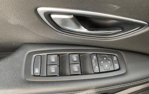 renault-scenic-iv-1-7-blue-dci-120ch-business-edc - 1005024713
