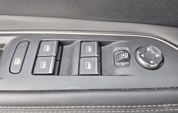 peugeot-3008-1-5-bluehdi-130ch-s-s-gt-eat8 - 1005394713