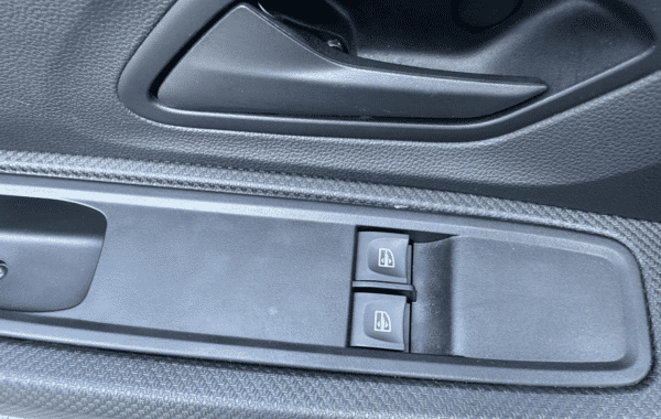 dacia-sandero-1-0-sce-65ch-essential - 1008734713