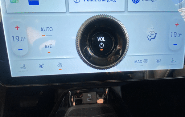 ford-mustang-mach-e-269ch-standard-range-76kwh-mach-e-propulsion - 1009124713