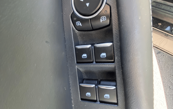 ford-mustang-mach-e-269ch-standard-range-76kwh-mach-e-propulsion - 1009124713
