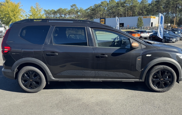 dacia-jogger-1-6-hybrid-140ch-extreme-5-places-24 - 1011464713