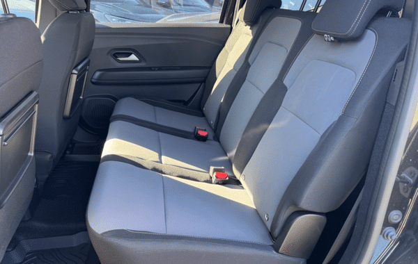 dacia-jogger-1-6-hybrid-140ch-extreme-5-places-24 - 1011464713