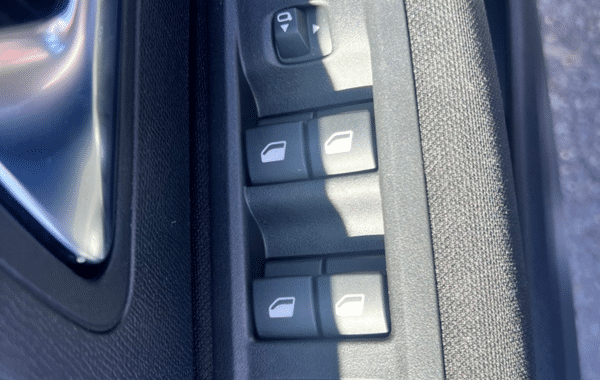 citroen-c4-1-2-hybride-145ch-plus-e-dcs6 - 1013044713