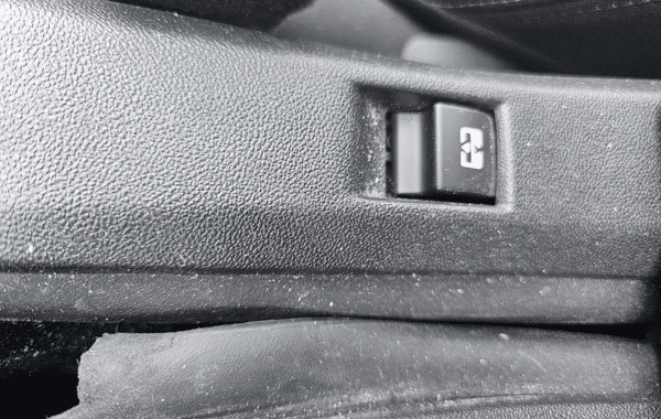 peugeot-2008-1-2-puretech-110ch-e6-c-crossway-s-s-eat6 - 1013874713
