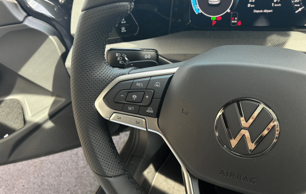 volkswagen-golf-viii-2-0-tdi-150ch-r-line-dsg7 - 1013884713