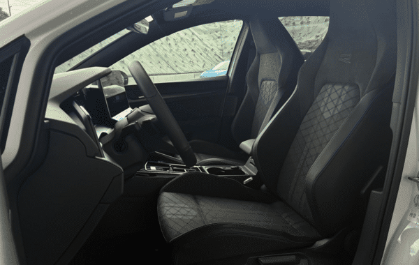 volkswagen-golf-viii-2-0-tdi-150ch-r-line-dsg7 - 1013894713