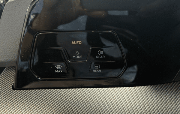 volkswagen-golf-viii-2-0-tdi-150ch-r-line-dsg7 - 1013914713