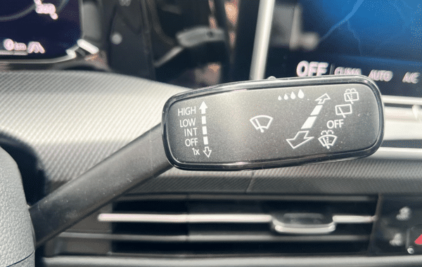 volkswagen-golf-viii-2-0-tdi-150ch-r-line-dsg7 - 1013964713