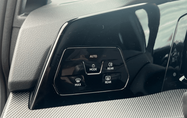 volkswagen-golf-viii-2-0-tdi-150ch-r-line-dsg7 - 1013964713