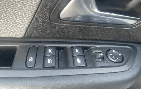 citroen-c4-1-5-bluehdi-130ch-s-s-max-automatique - 1014204713