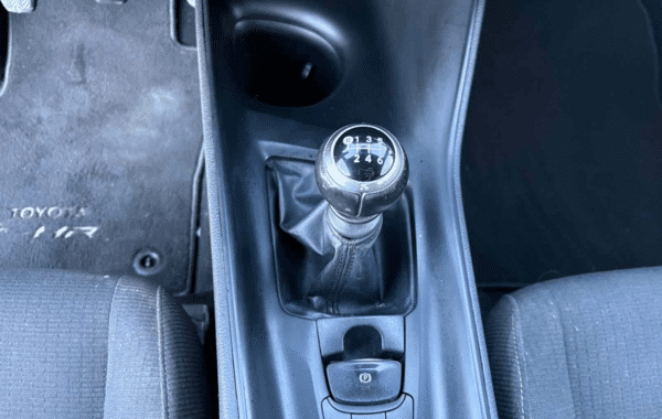 toyota-c-hr-1-2-t-116-distinctive-2wd - 1014854713