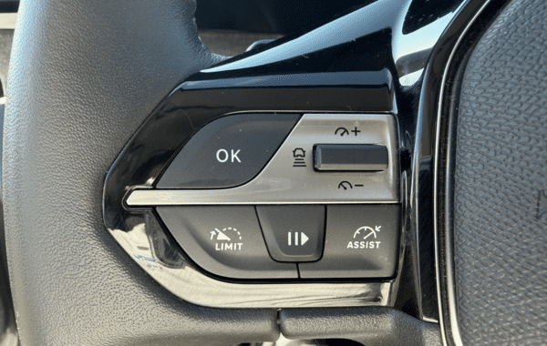 peugeot-308-1-5-bluehdi-130ch-s-s-allure-eat8 - 1014874713