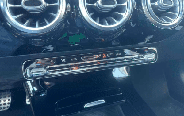 mercedes-classe-a-200-163ch-amg-line-7g-dct - 1014984713