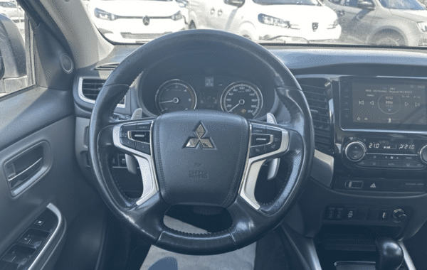 mitsubishi-l200-2-4-di-d-181ch-double-cab-instyle-2018-bva - 1015594713