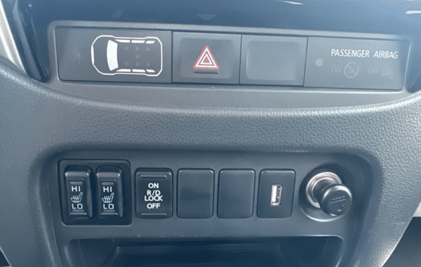 mitsubishi-l200-2-4-di-d-181ch-double-cab-instyle-2018-bva - 1015594713