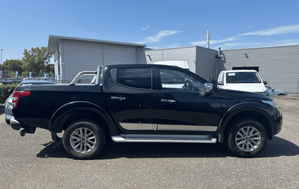 mitsubishi-l200-2-4-di-d-181ch-double-cab-instyle-2018-bva - 1015594713