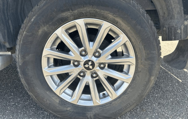 mitsubishi-l200-2-4-di-d-181ch-double-cab-instyle-2018-bva - 1015594713