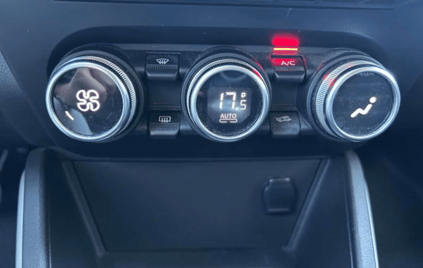 dacia-duster-1-5-blue-dci-115ch-prestige-4x2-e6u - 1015674713