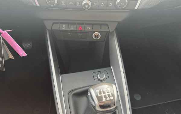 audi-a1-sportback-30-tfsi-110ch-s-line - 1016154713