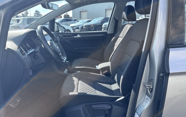 volkswagen-golf-sportsvan-1-5-tsi-evo-130ch-bluemotion-technology-connect-dsg7-euro6d-t - 1017144713