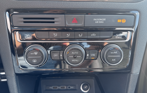 volkswagen-golf-sportsvan-1-5-tsi-evo-130ch-bluemotion-technology-connect-dsg7-euro6d-t - 1017144713