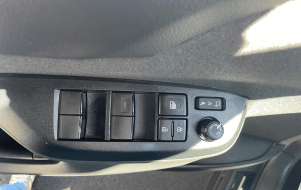 toyota-yaris-cross-130h-design-my26 - 1017374713