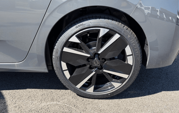 peugeot-308-1-5-bluehdi-130ch-s-s-gt-eat8 - 1018824713