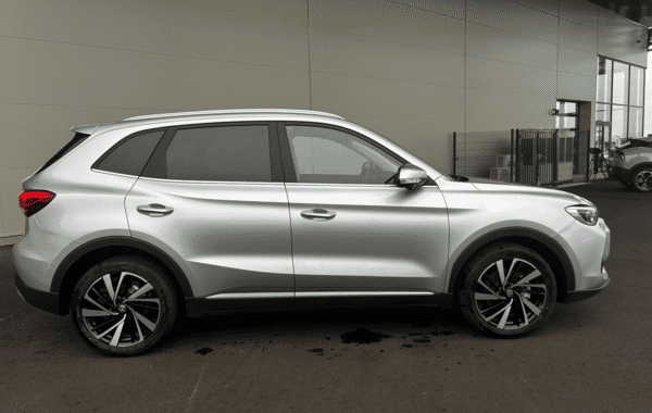 mg-motor-zs-1-5-hybrid-197ch-luxury - 1019254713