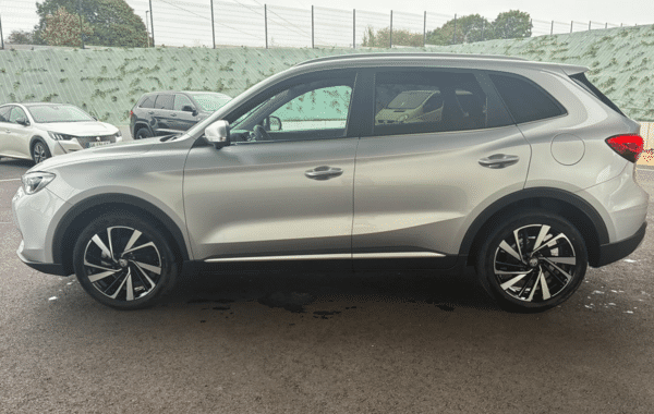 mg-motor-zs-1-5-hybrid-197ch-luxury - 1019254713