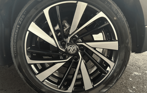 mg-motor-zs-1-5-hybrid-197ch-luxury - 1019254713