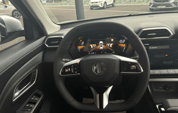 mg-motor-zs-1-5-hybrid-197ch-luxury - 1019254713