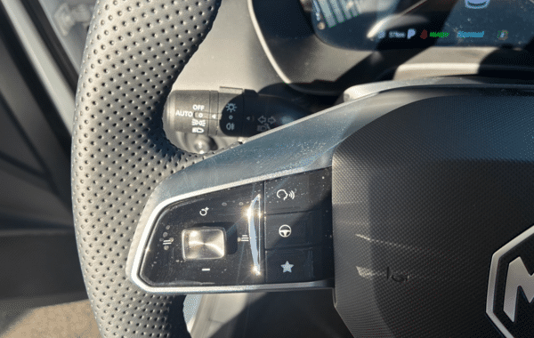 mg-motor-zs-1-5-hybrid-197ch-luxury - 1019384713