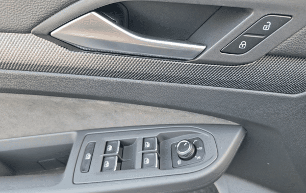 volkswagen-golf-viii-1-5-etsi-evo2-116ch-r-line-edition-dsg7 - 1020374713