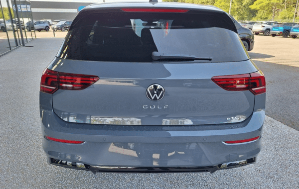 volkswagen-golf-viii-1-5-etsi-evo2-116ch-r-line-edition-dsg7 - 1020404713
