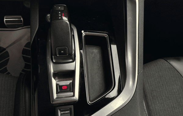 peugeot-3008-1-6-bluehdi-120ch-gt-line-s-s-eat6 - 1021074713