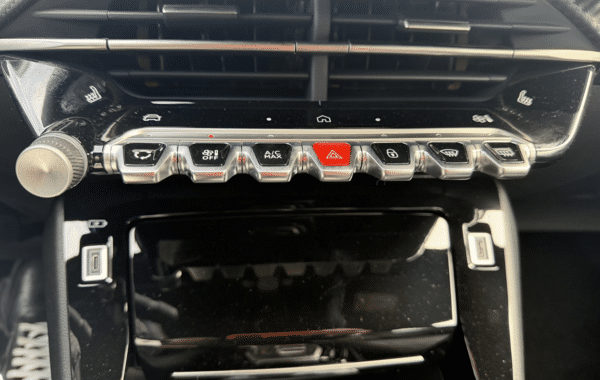 peugeot-2008-1-2-hybrid-145ch-allure-e-dcs6 - 1021204713